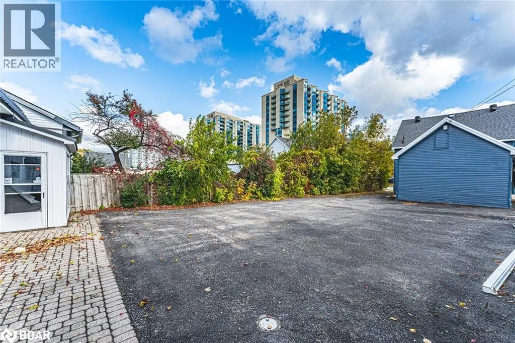 48 ELLEN Street Unit# 2, #2