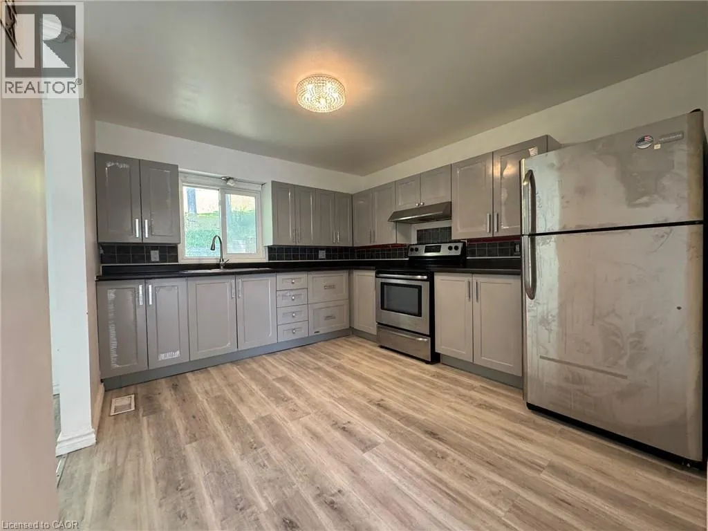 648 DOON VILLAGE Road Unit# 5, #5