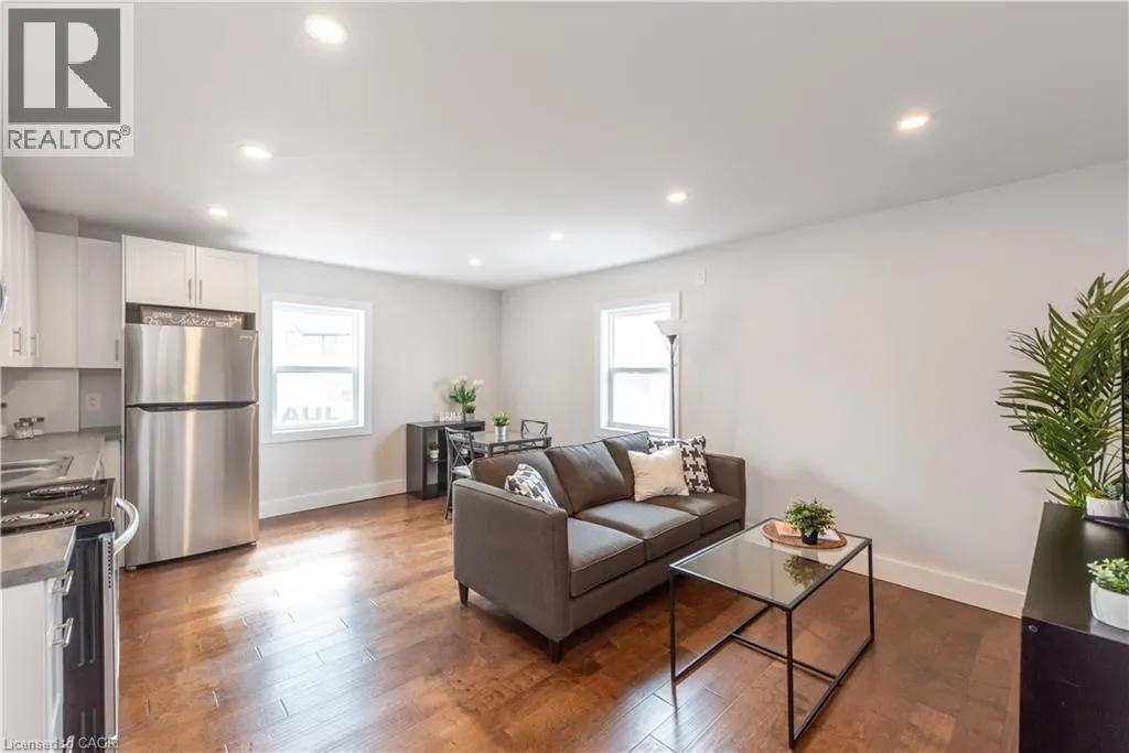 35 NIAGARA Street