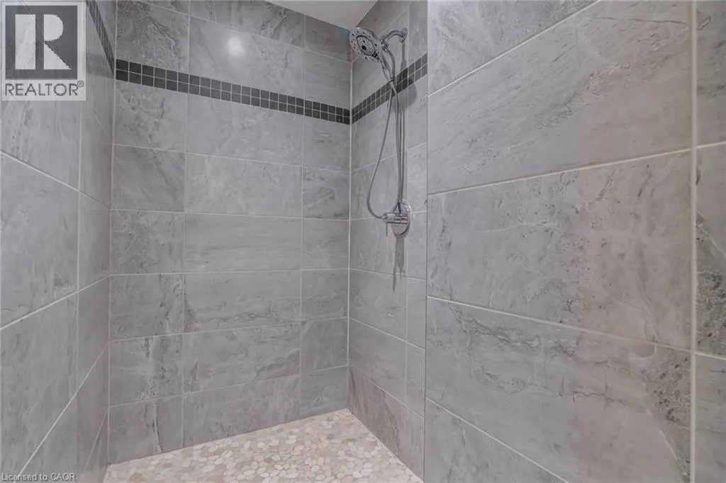 79 KENSINGTON Avenue S