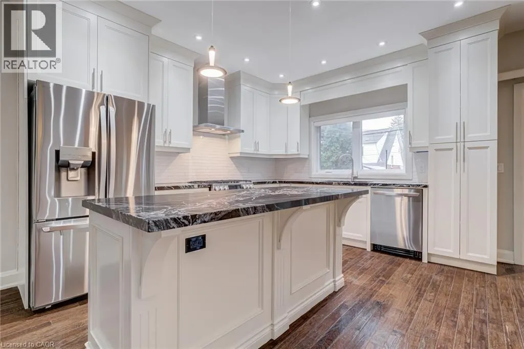 79 KENSINGTON Avenue S