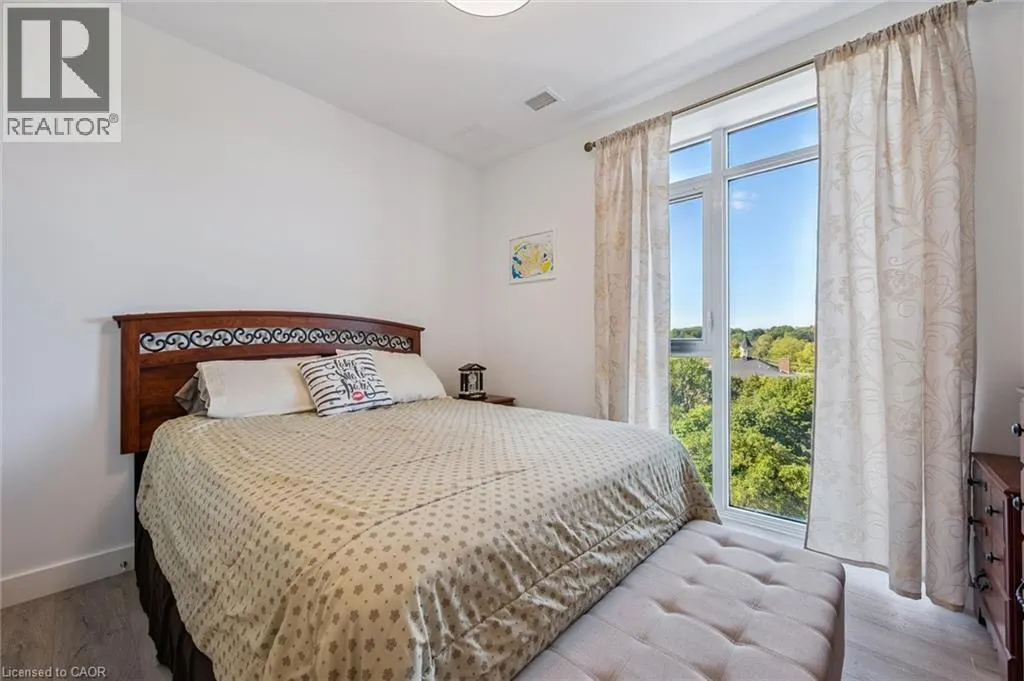 15 GLEBE Street Unit# 902, #902