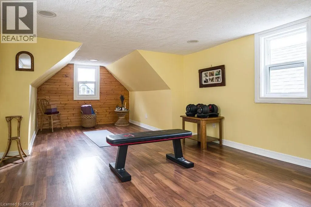 251 BALMORAL Avenue N