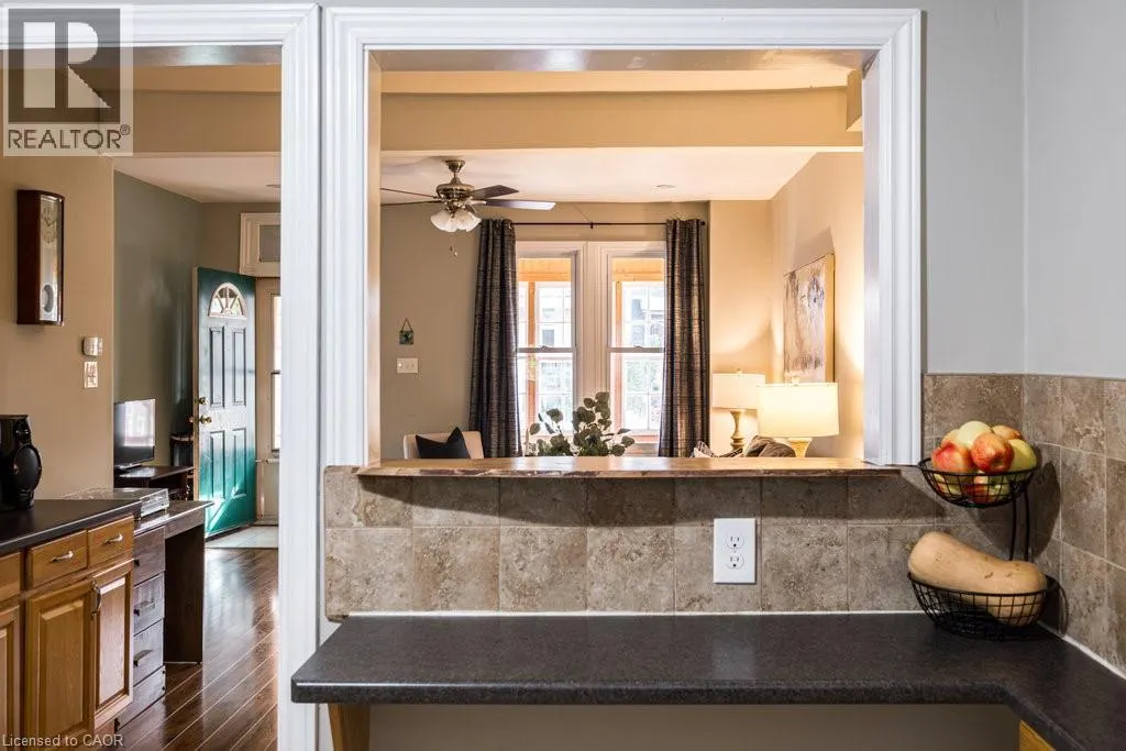 251 BALMORAL Avenue N