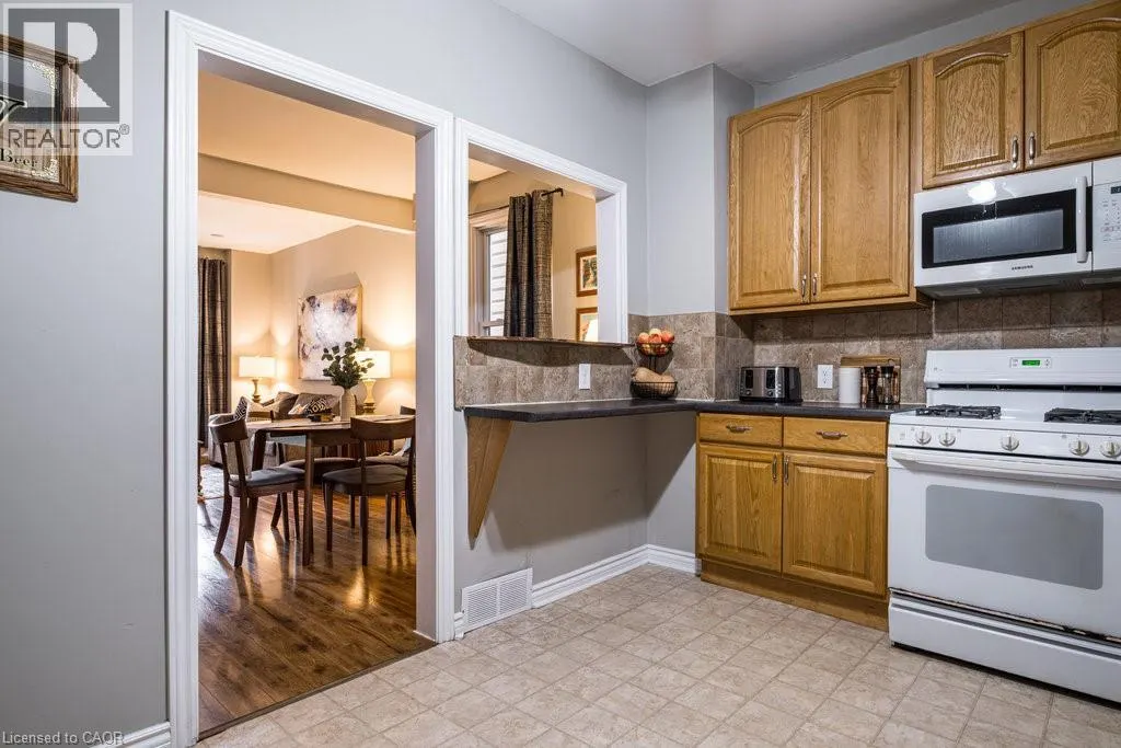 251 BALMORAL Avenue N