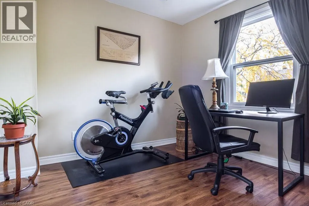 251 BALMORAL Avenue N