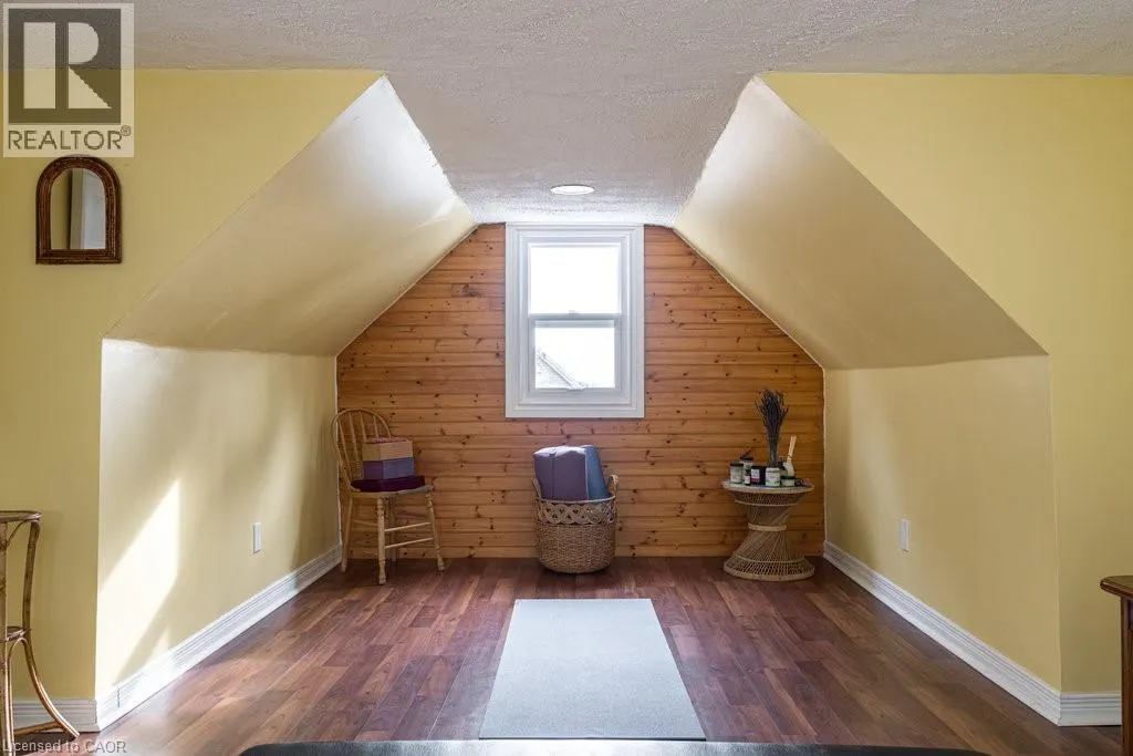 251 BALMORAL Avenue N