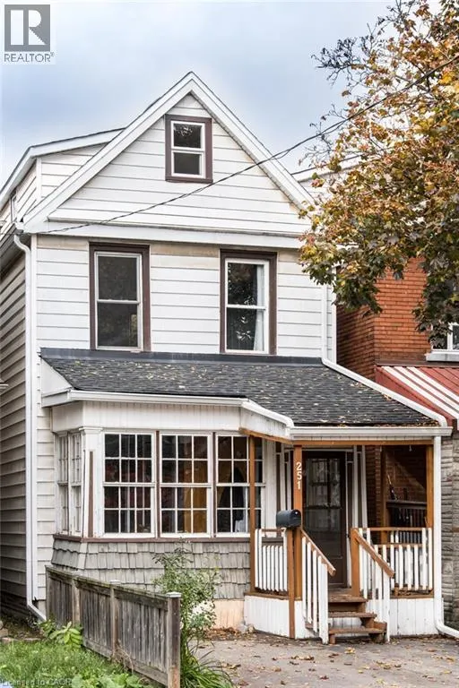 251 BALMORAL Avenue N