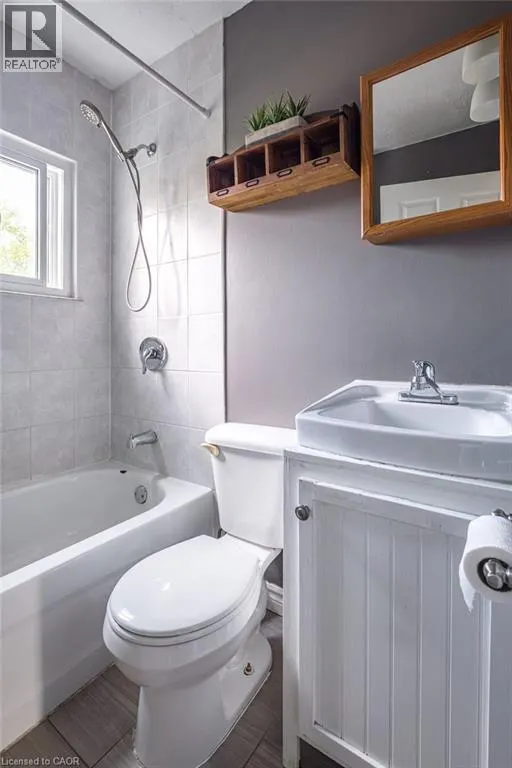 251 BALMORAL Avenue N