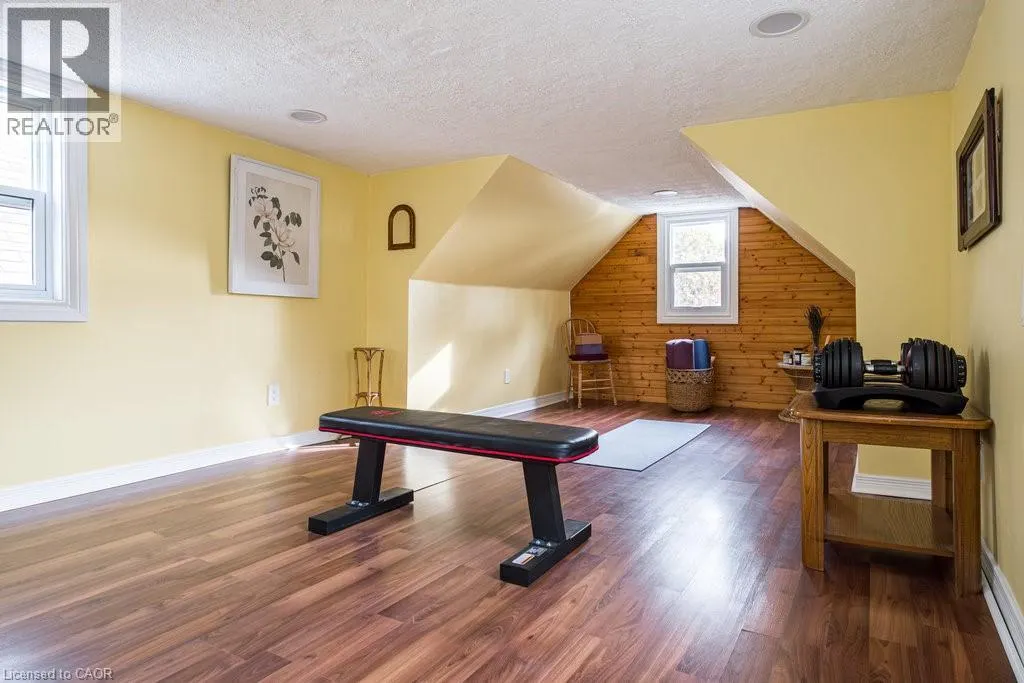 251 BALMORAL Avenue N