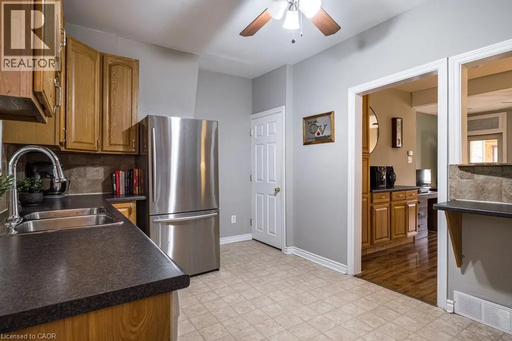 251 BALMORAL Avenue N