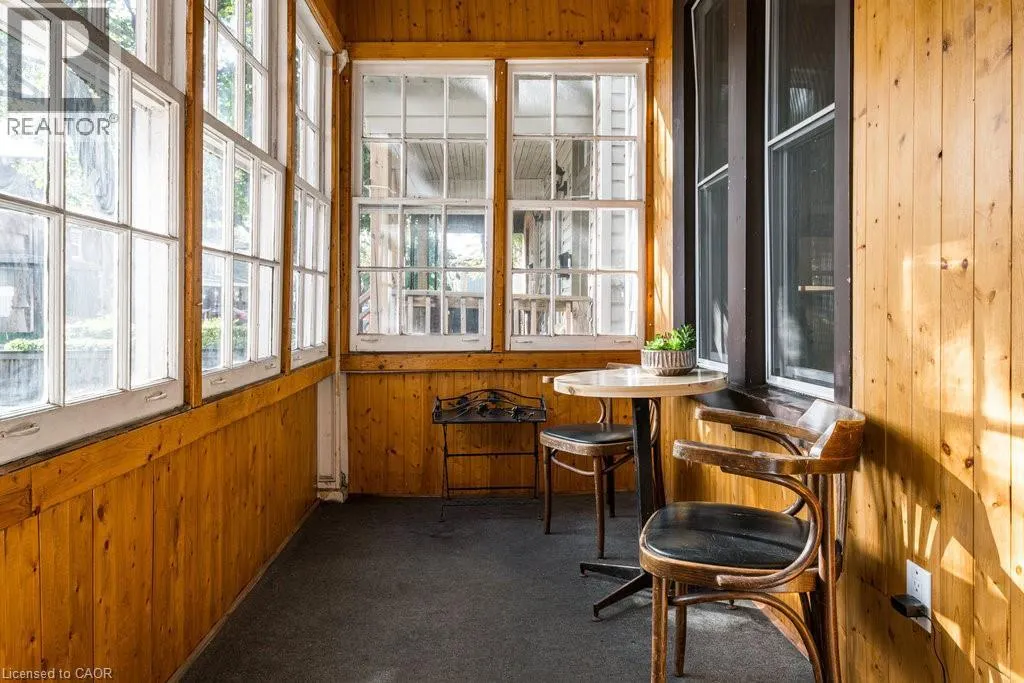 251 BALMORAL Avenue N