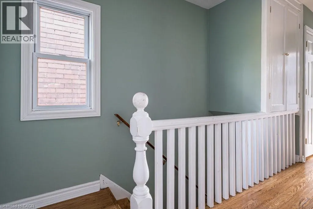 251 BALMORAL Avenue N