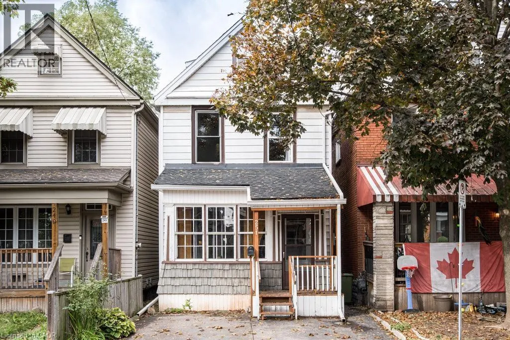 251 BALMORAL Avenue N