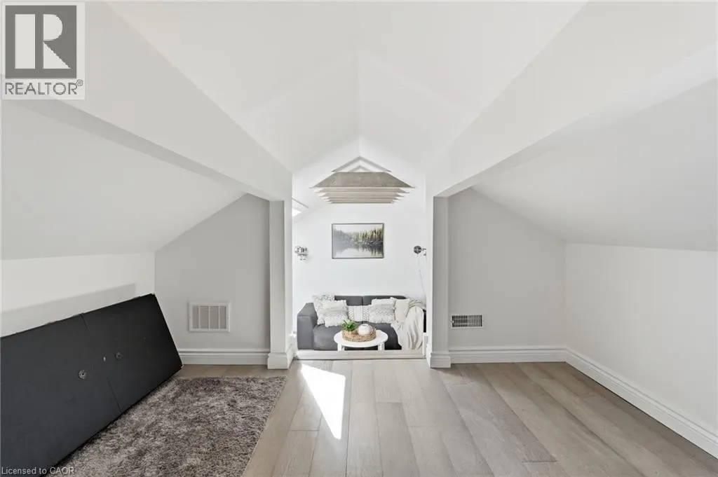 424 PLAINS Road W
