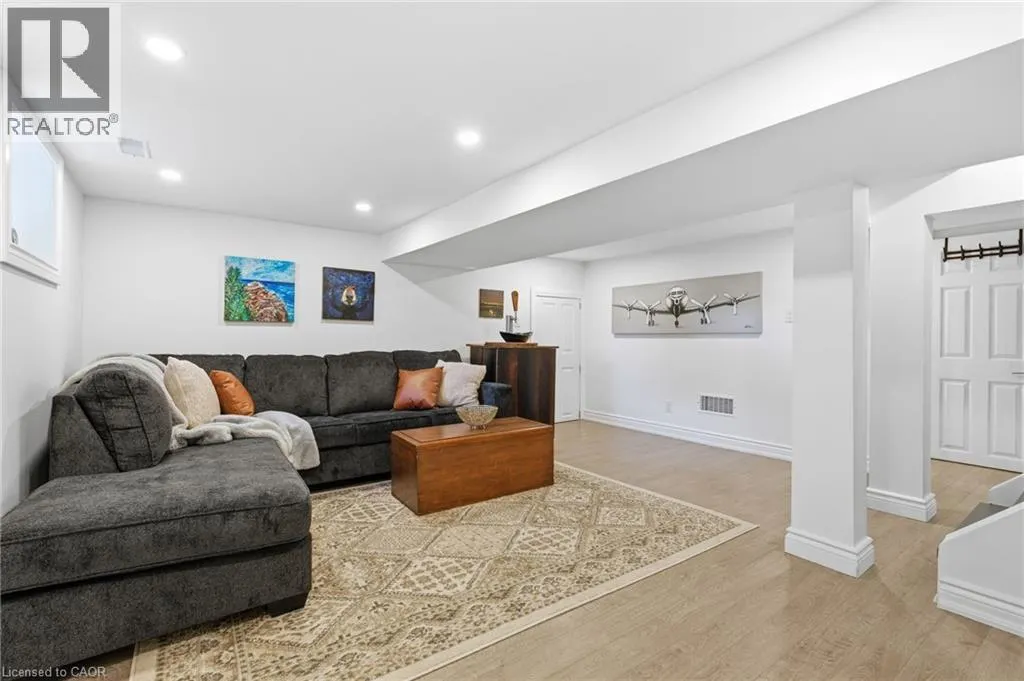 424 PLAINS Road W