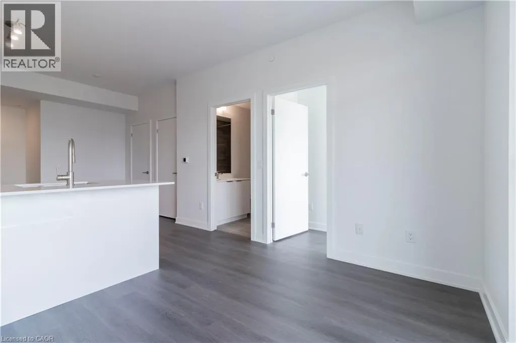 25 WELLINGTON Street S Unit# 704, #704