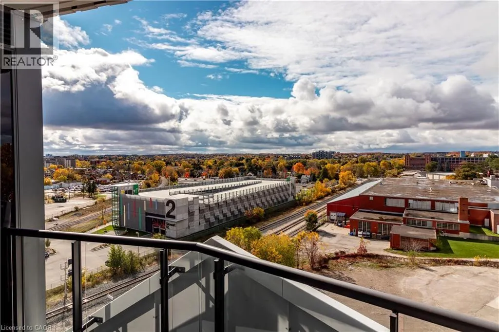 25 WELLINGTON Street S Unit# 704, #704