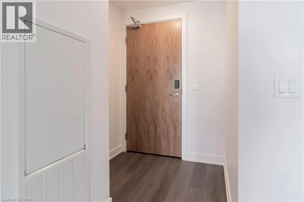 25 WELLINGTON Street S Unit# 704, #704