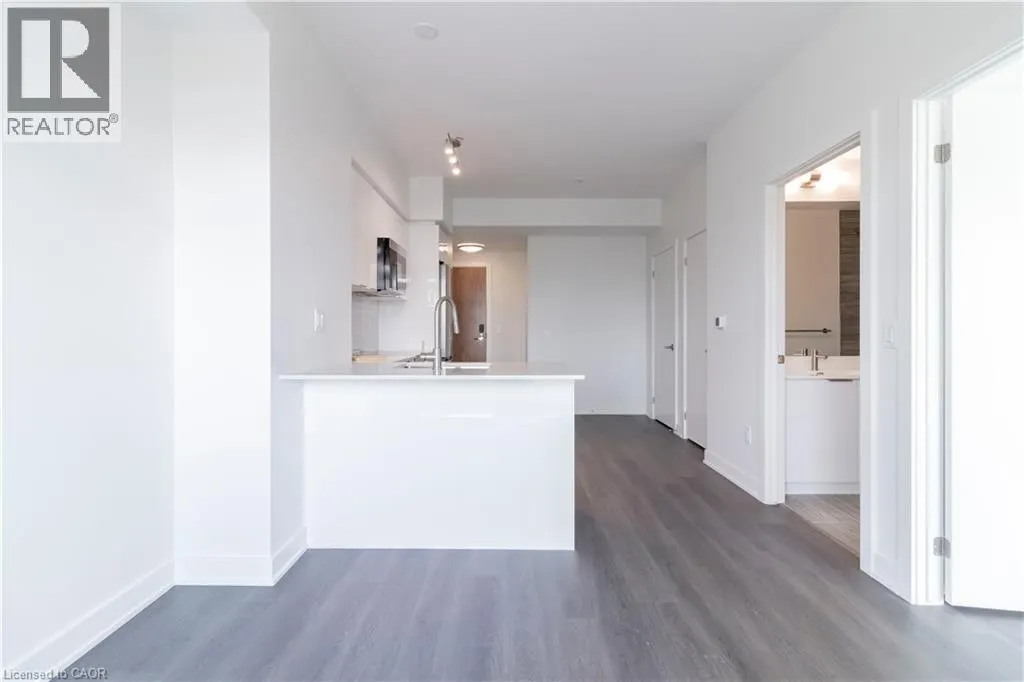 25 WELLINGTON Street S Unit# 704, #704