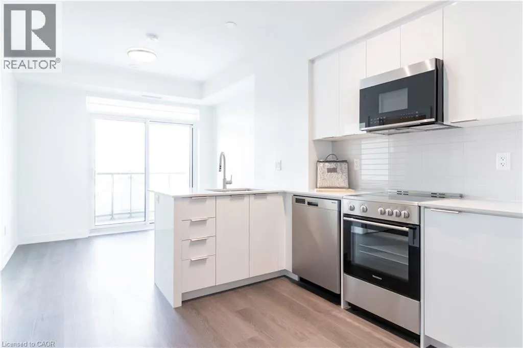 25 WELLINGTON Street S Unit# 704, #704