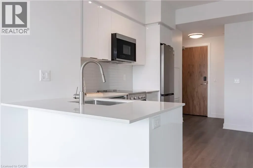 25 WELLINGTON Street S Unit# 704, #704