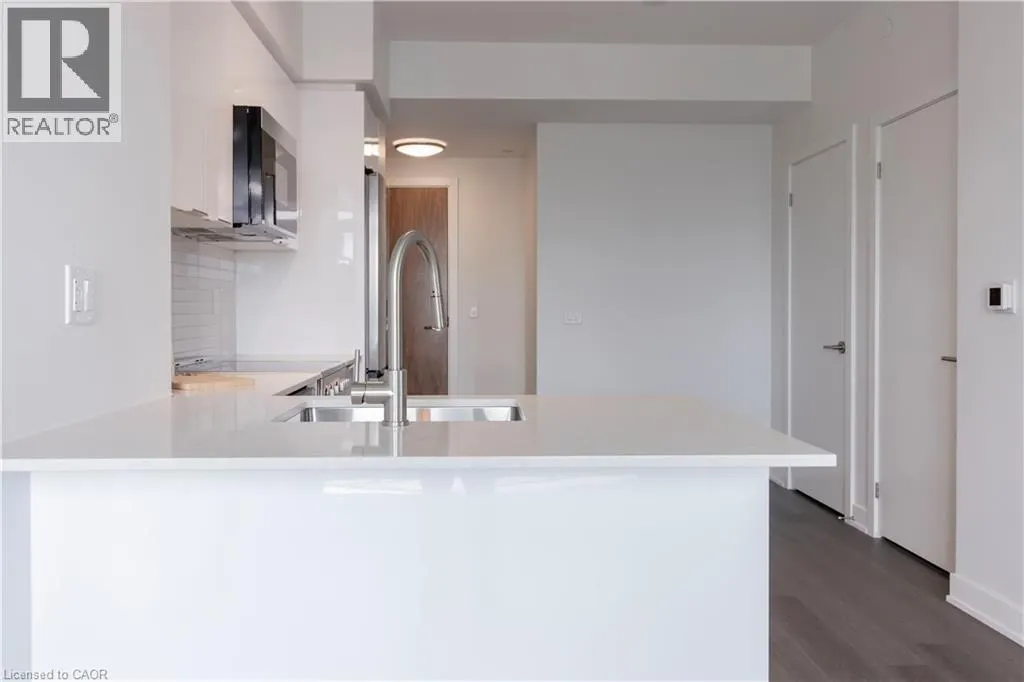 25 WELLINGTON Street S Unit# 704, #704