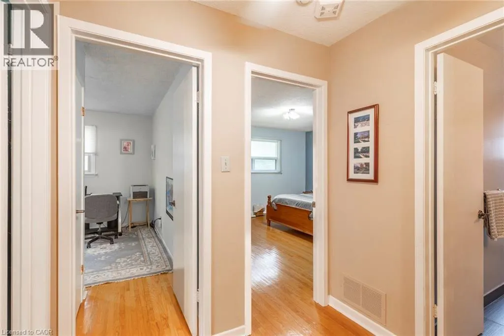 20 MANORCREST Street