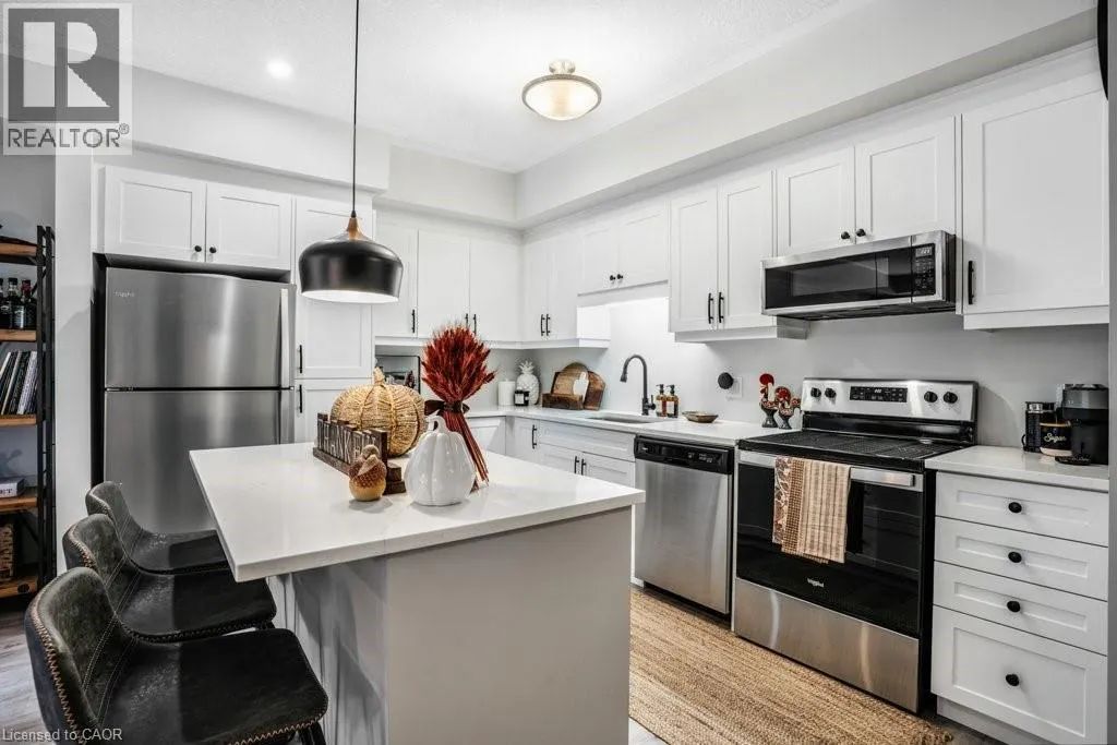 25 ISHERWOOD Avenue Unit# 32, #32