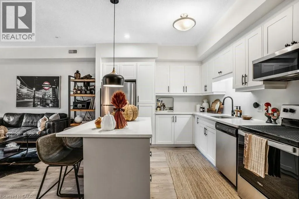 25 ISHERWOOD Avenue Unit# 32, #32