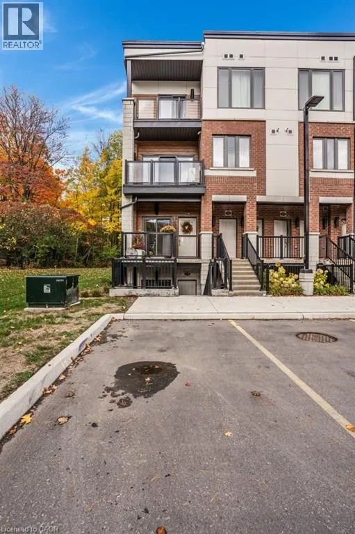 25 ISHERWOOD Avenue Unit# 32, #32