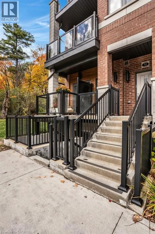 25 ISHERWOOD Avenue Unit# 32, #32