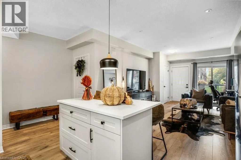 25 ISHERWOOD Avenue Unit# 32, #32