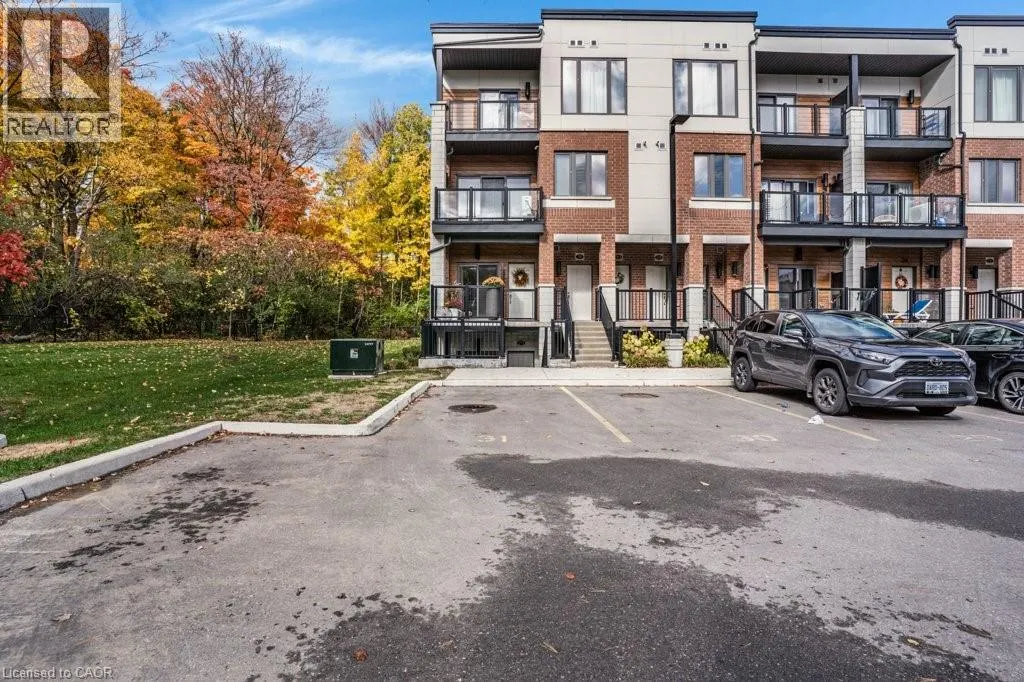 25 ISHERWOOD Avenue Unit# 32, #32