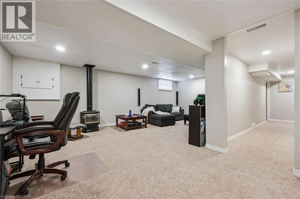 7 EASTVIEW Drive