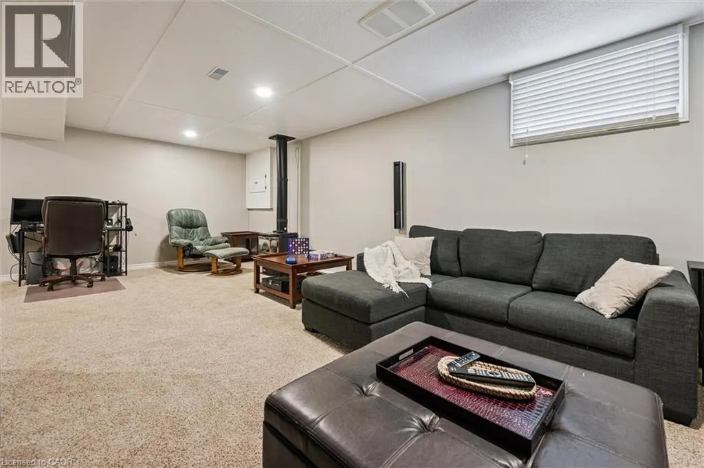 7 EASTVIEW Drive
