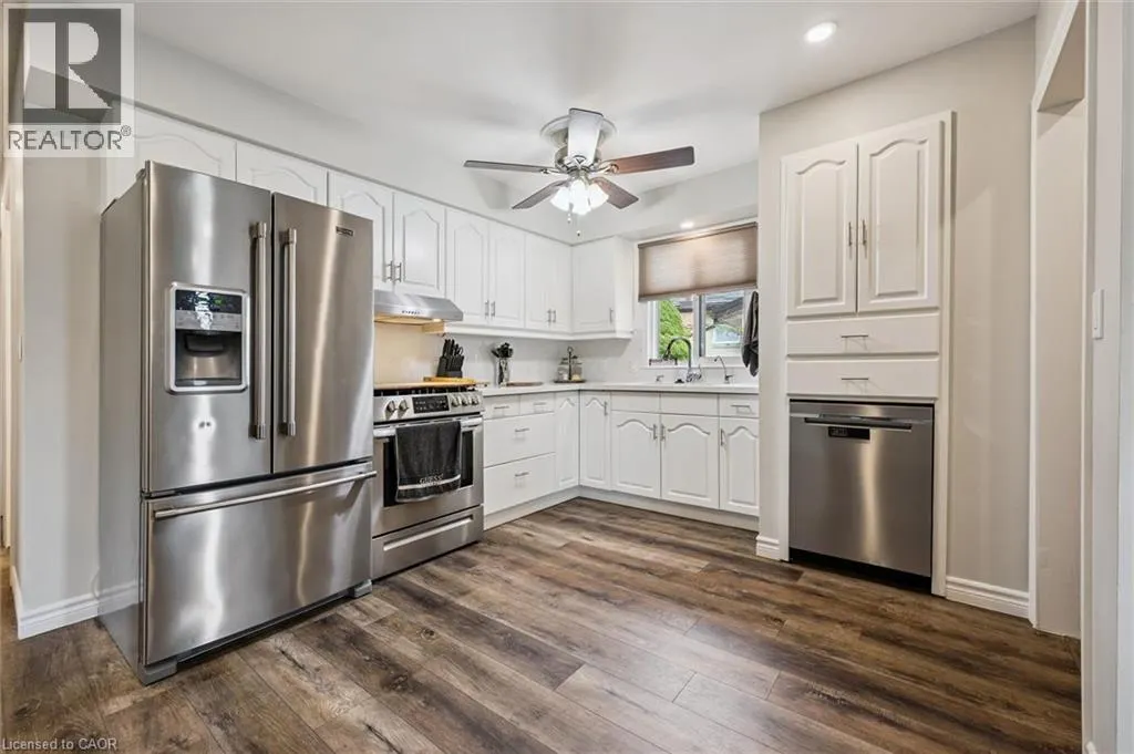 7 EASTVIEW Drive