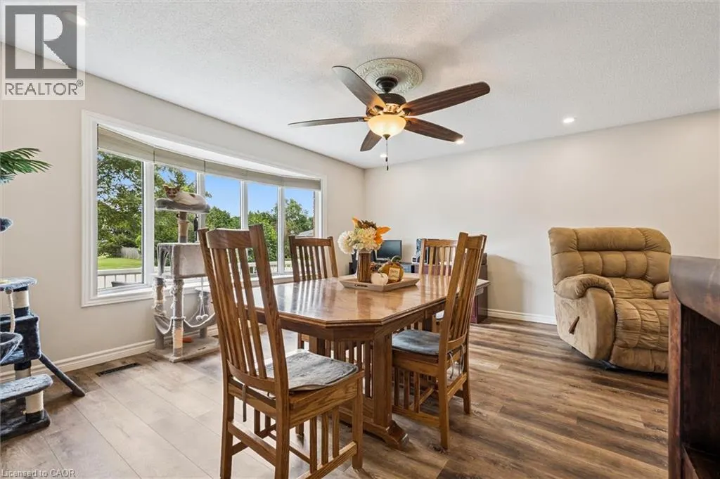 7 EASTVIEW Drive