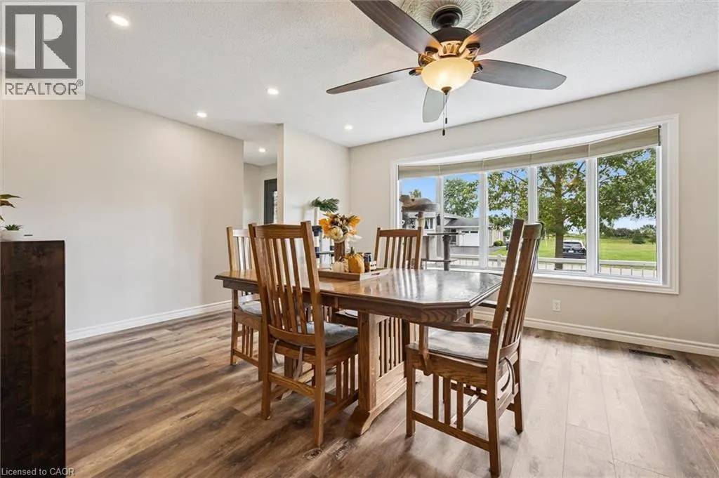 7 EASTVIEW Drive