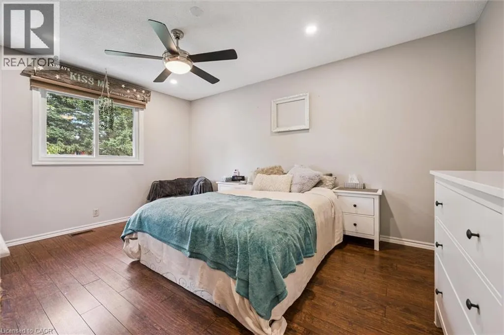7 EASTVIEW Drive
