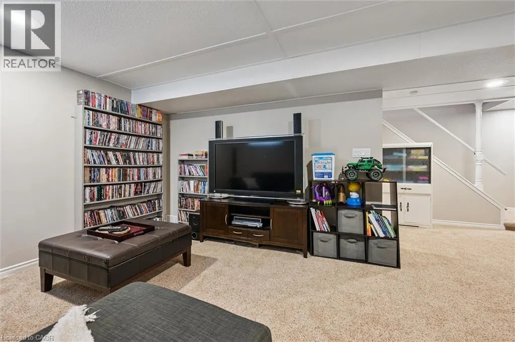 7 EASTVIEW Drive