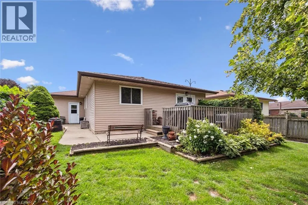 7 EASTVIEW Drive