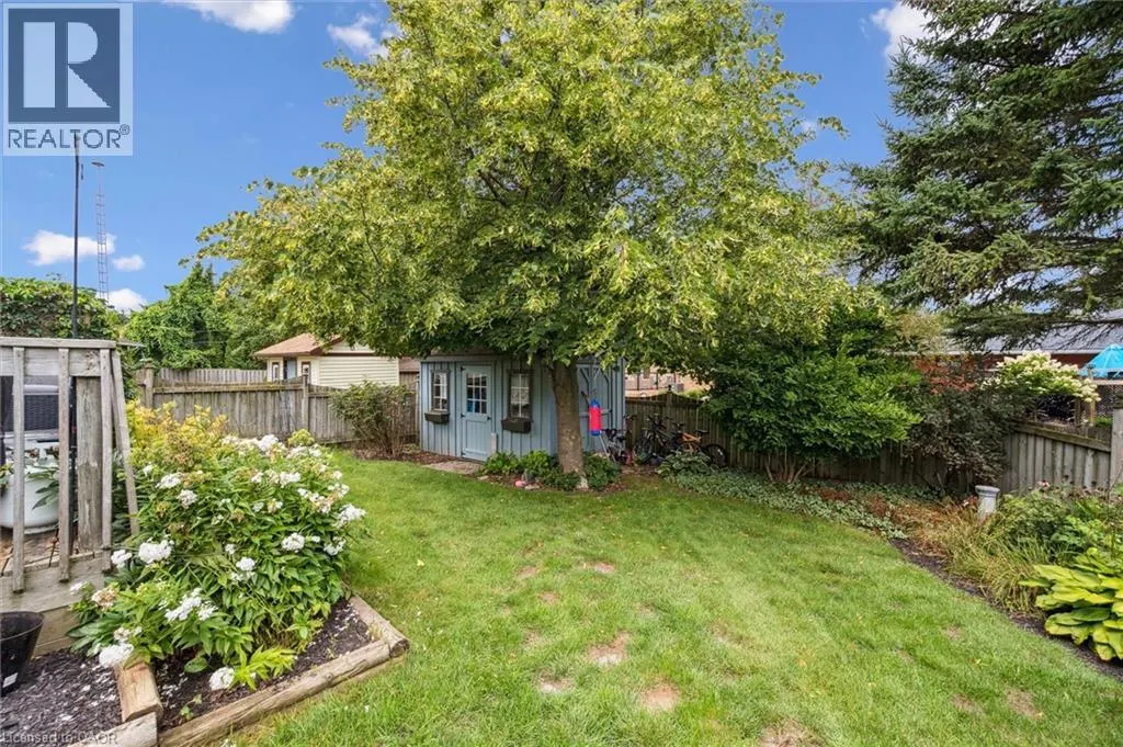 7 EASTVIEW Drive