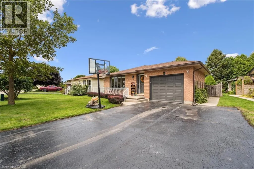 7 EASTVIEW Drive