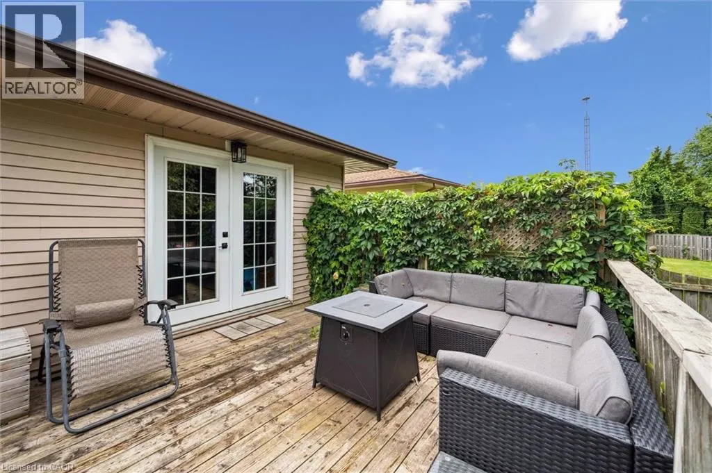 7 EASTVIEW Drive