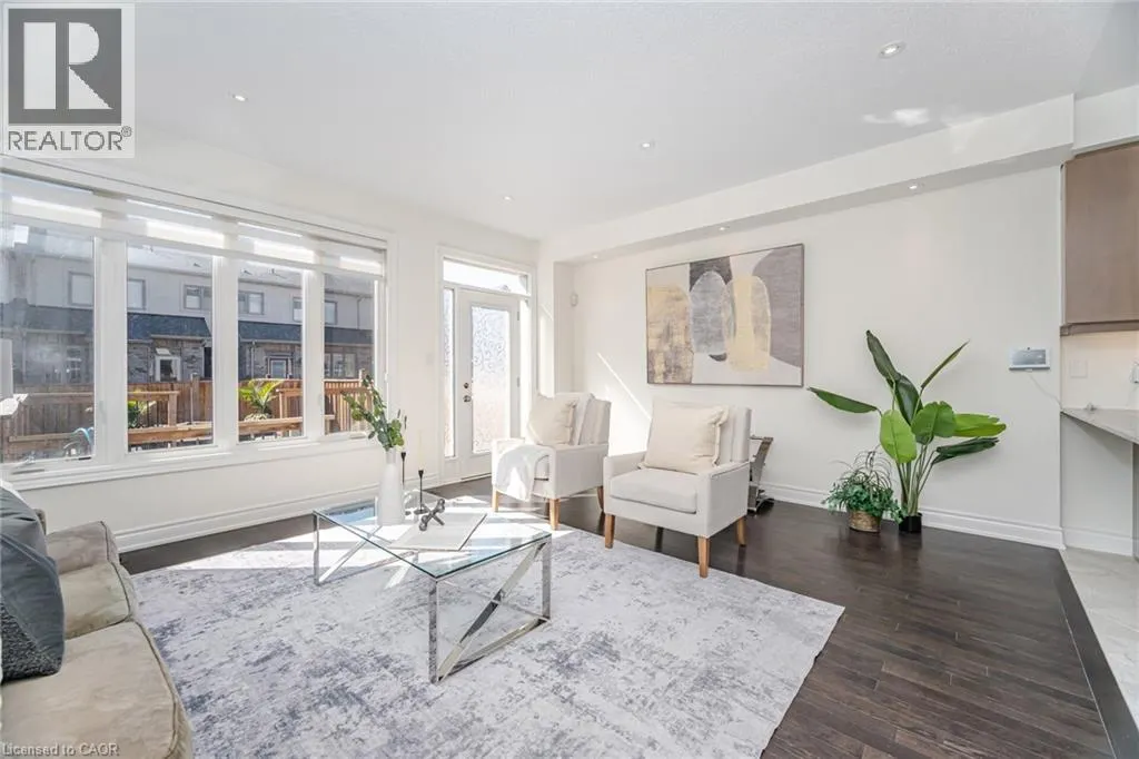 7 LADY EVELYN Crescent
