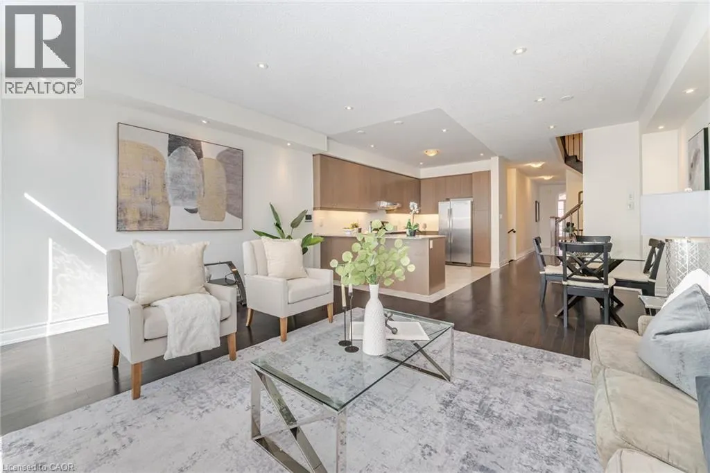 7 LADY EVELYN Crescent