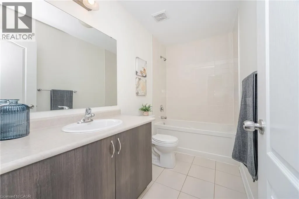 7 LADY EVELYN Crescent