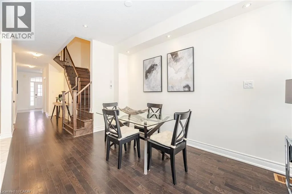 7 LADY EVELYN Crescent
