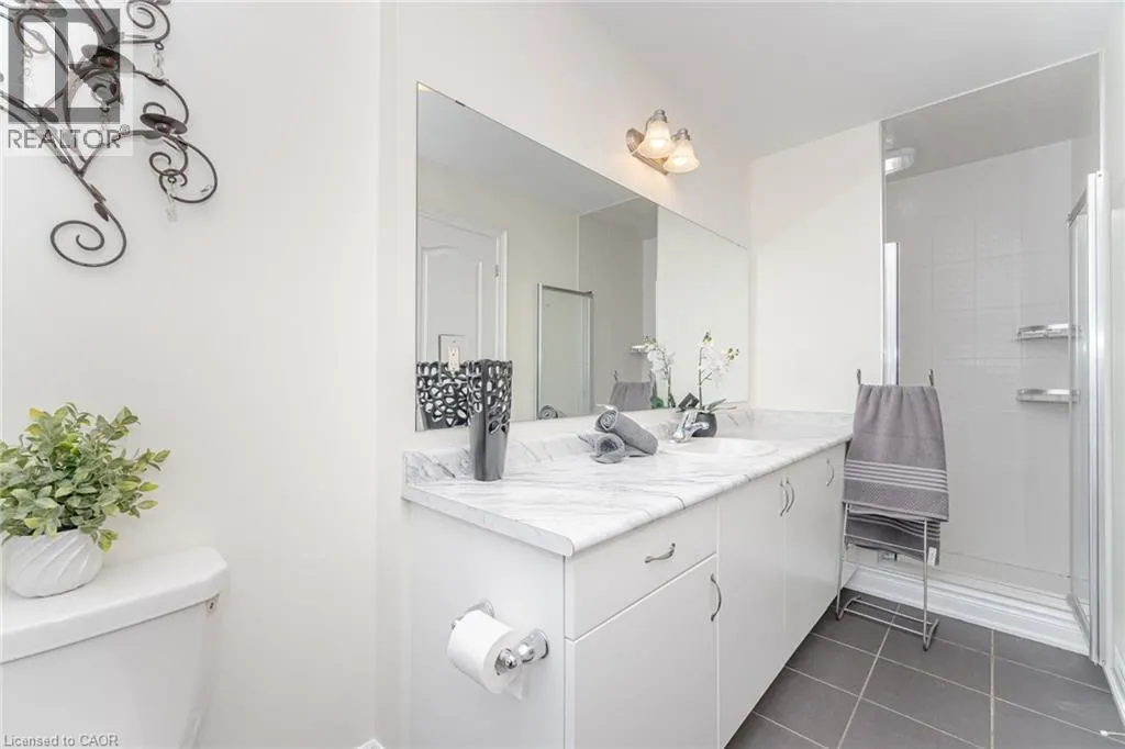 7 LADY EVELYN Crescent